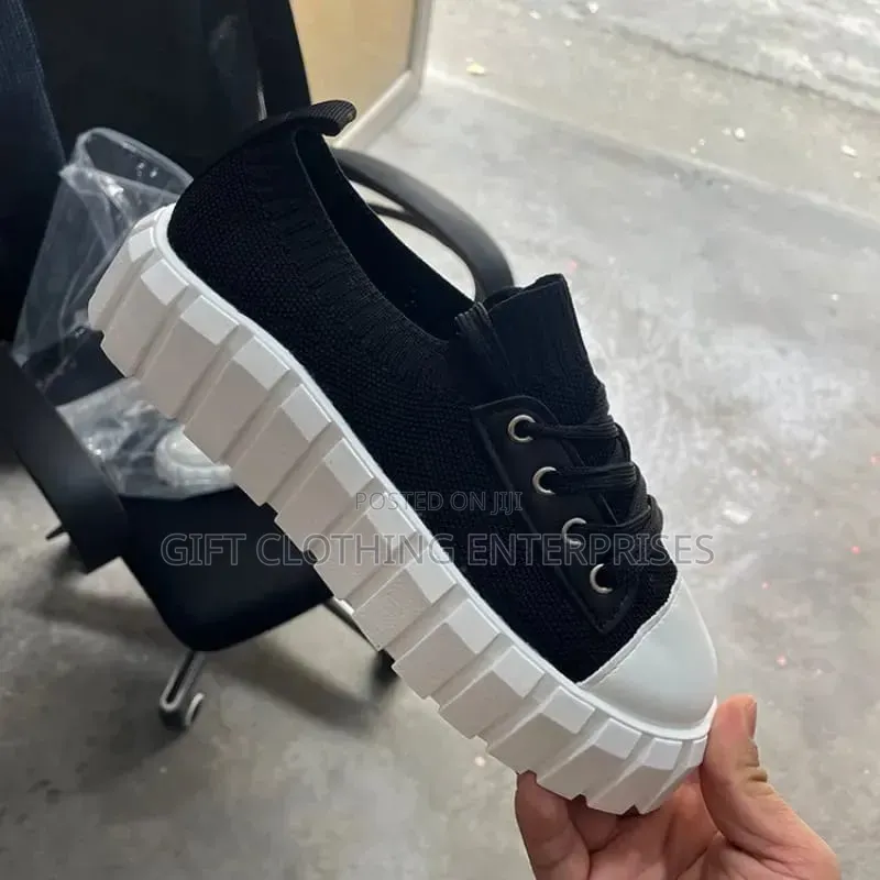 Flat Classic Shoe