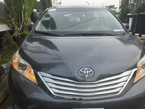 Toyota Sienna XLE 7 Passenger 2012 Gray
