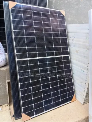 Trina 550w Solar Panels Black