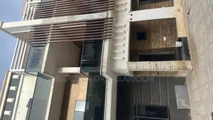 5bdrm Duplex in Idu for sale