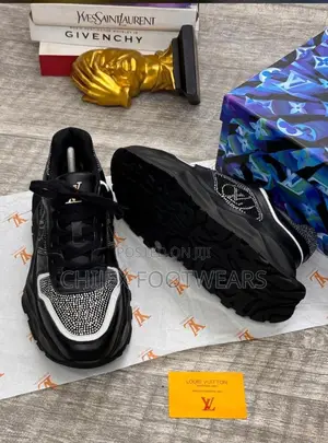 High Quality Louis Vuitton Sneakers Available ! 
