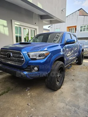 Toyota Tacoma SR5 2018 Blue