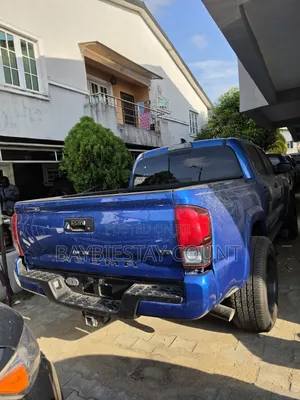Toyota Tacoma SR5 2018 Blue