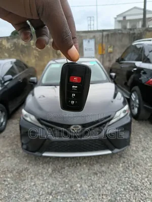 Toyota Camry XLE V6 FWD 2020 Black