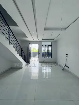 3bdrm Townhouse / Terrace in Lekki Expressway for rent