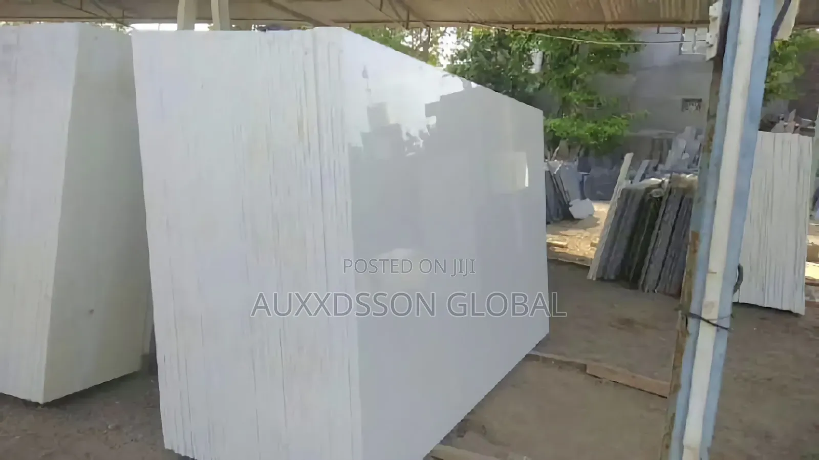 Nano White Glass Slabs