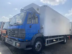 1820 Mercedes Benz Truck Cooling Van