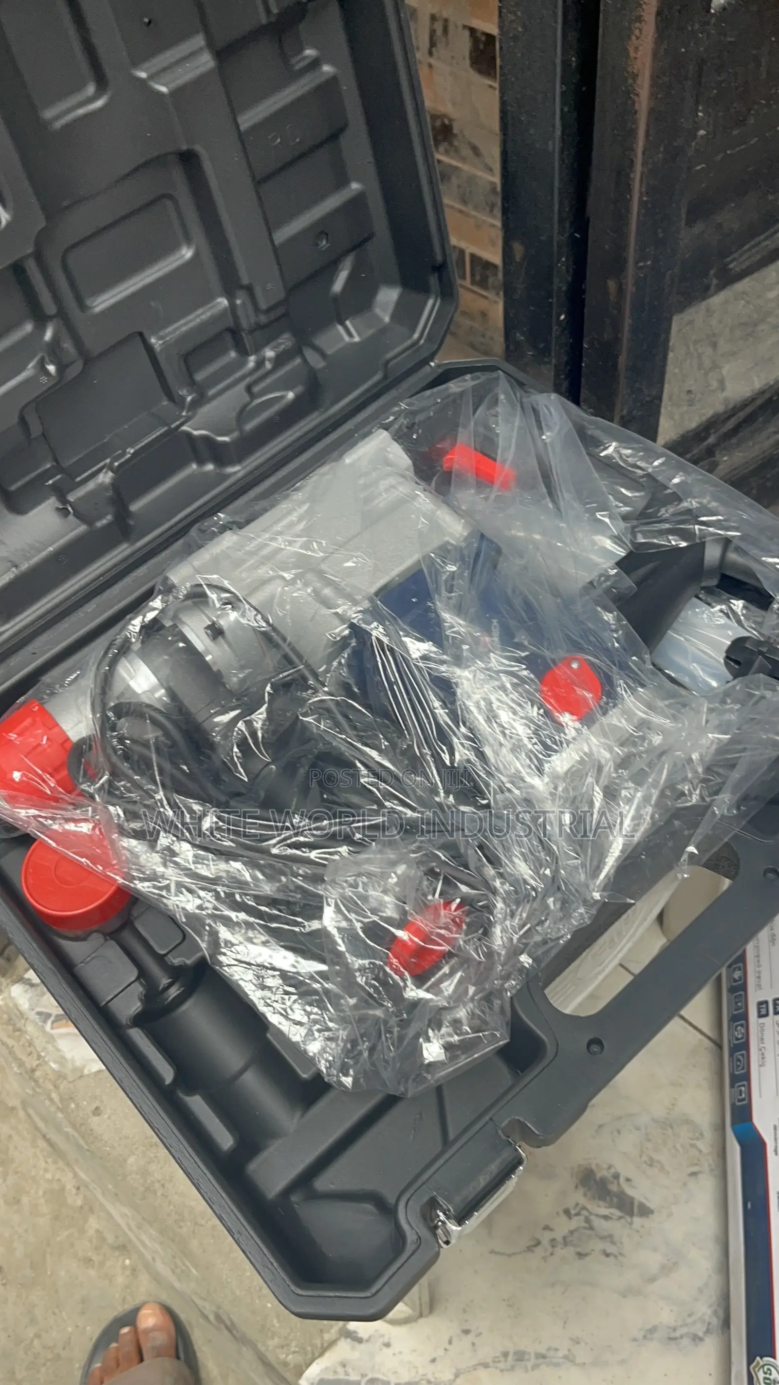 Maxmech Rotary Hammer, Model Rh 1000-28