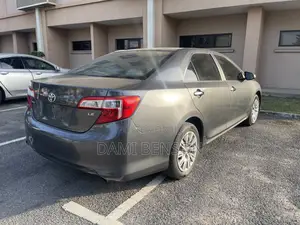 Toyota Camry LE 4dr Sedan (2.5L 4cyl 6A) 2012 Gray