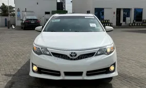 Toyota Camry SE 4dr Sedan (2.5L 4cyl 6A) 2013 White