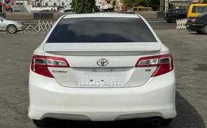 Toyota Camry SE 4dr Sedan (2.5L 4cyl 6A) 2013 White