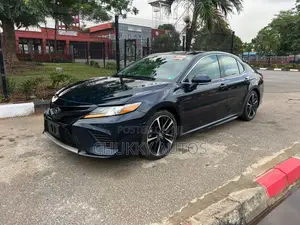Toyota Camry XSE (2.5L 4cyl 8A) 2019 Blue