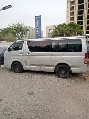 Toyota Grand HiAce 1999 Silver