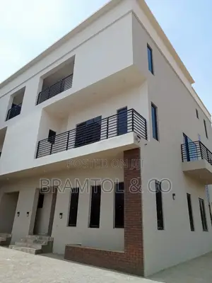 4bdrm Townhouse / Terrace in Mabushi for rent
