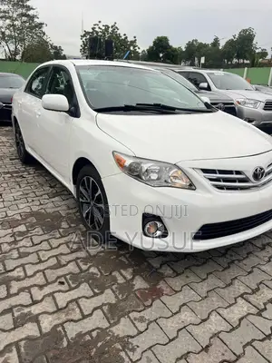 Toyota Corolla 2011 White