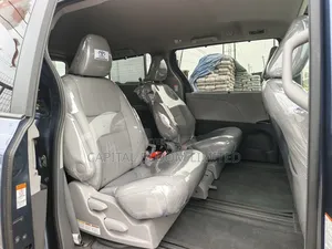 Toyota Sienna 2015 Blue