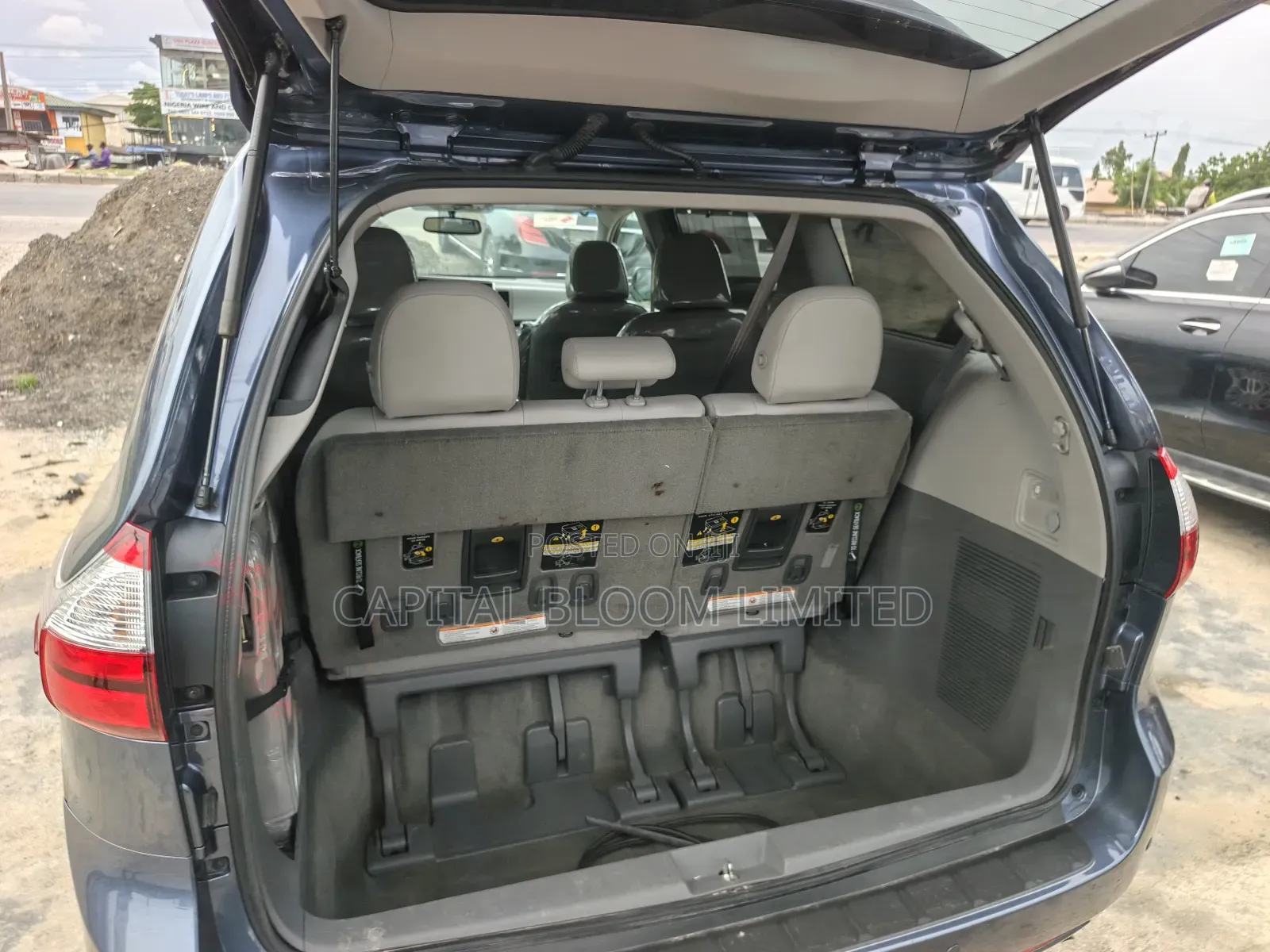 Toyota Sienna 2015 Blue