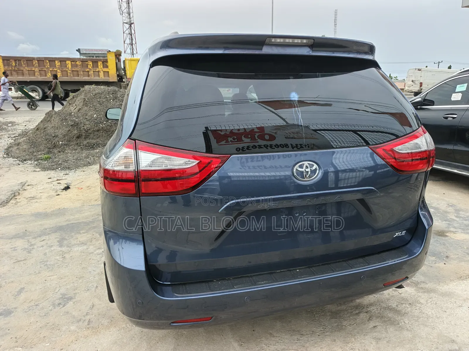 Toyota Sienna 2015 Blue