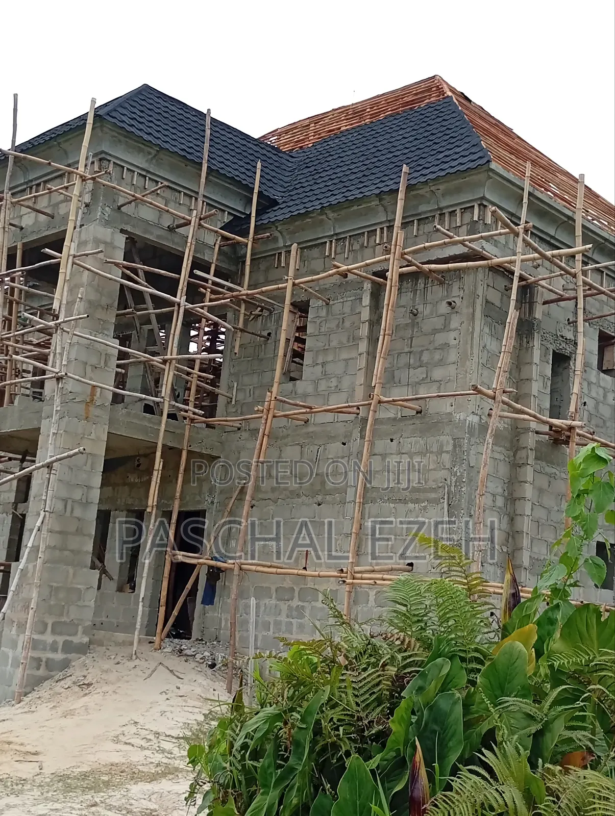 Black Milano Roof Design