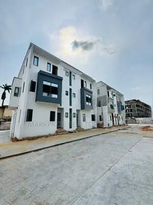 4bdrm Duplex in Opebi Ikeja for sale
