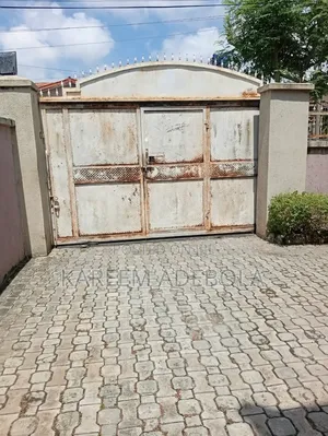 2bdrm Block of Flats in Off Rahman Adebayejo for rent