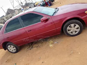 Toyota Camry 1999 Red