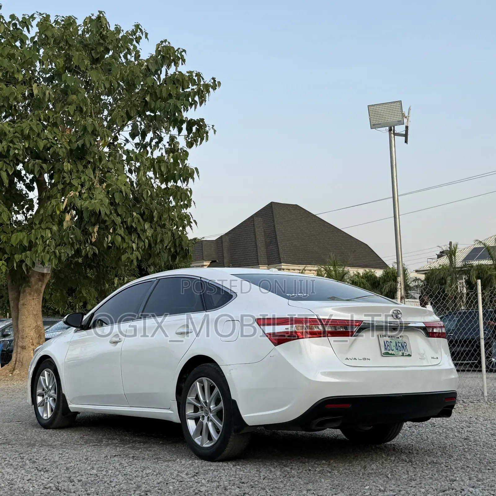 Toyota Avalon 2013 White