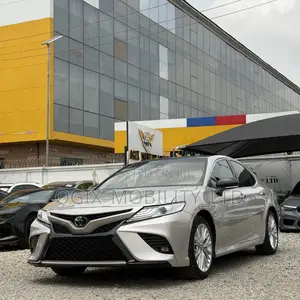 Toyota Camry 2020 Gold