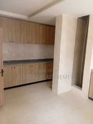 4bdrm Townhouse / Terrace in Mabushi for rent