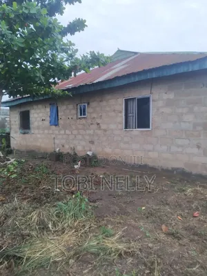 4bdrm House In Apewo, Ado-odo/Ota For Sale