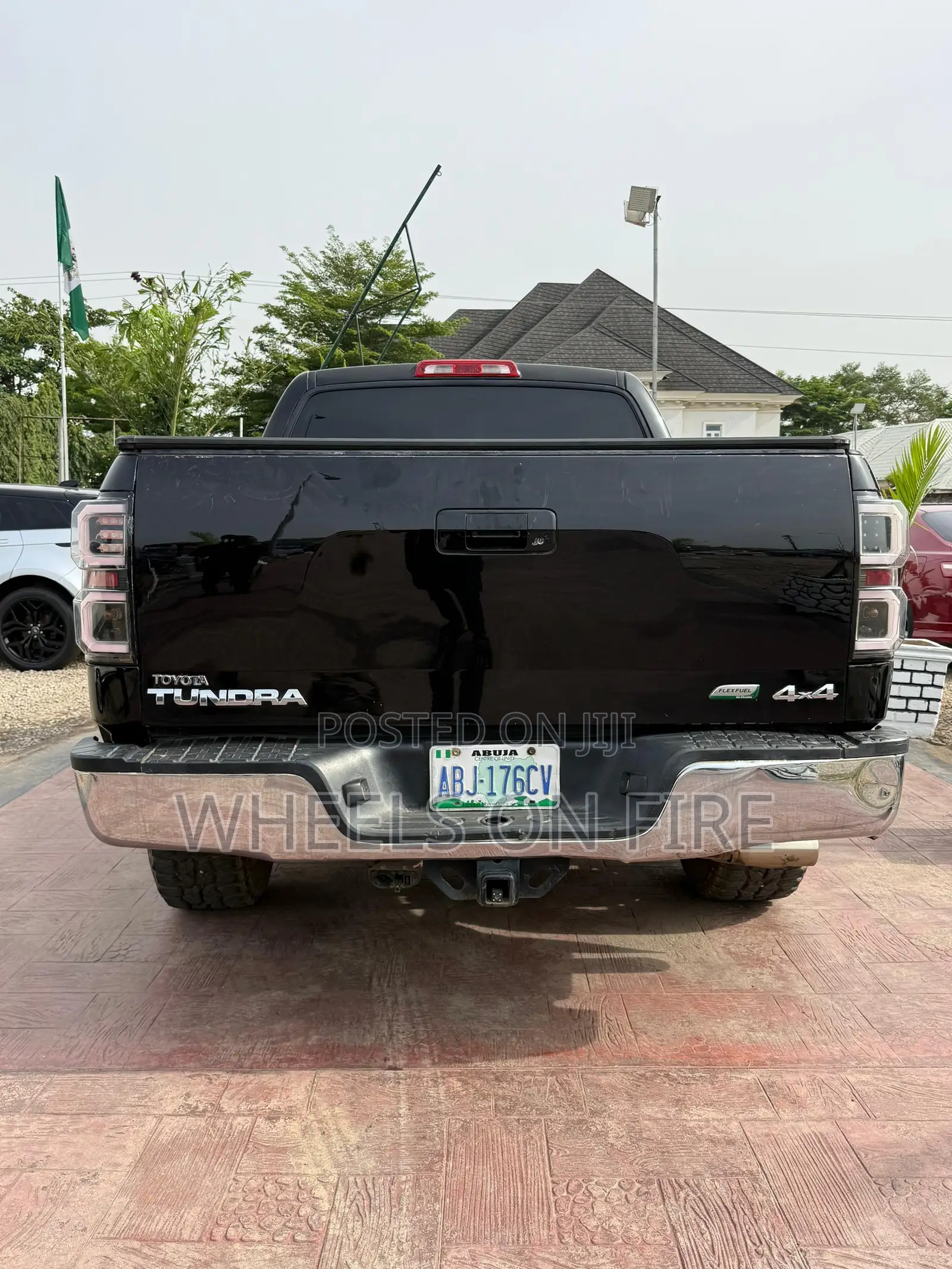Toyota Tundra 2013 Black