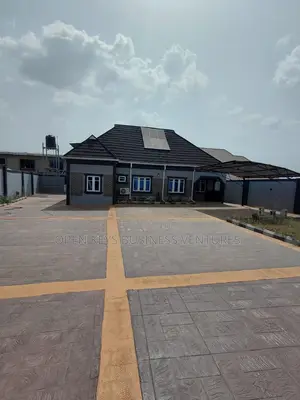 Furnished 3bdrm Bungalow in Alaafara, Idishin for sale