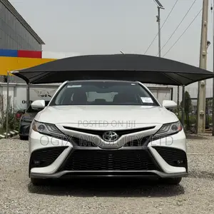 Toyota Camry 2018 White