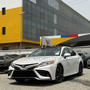 Toyota Camry 2018 White
