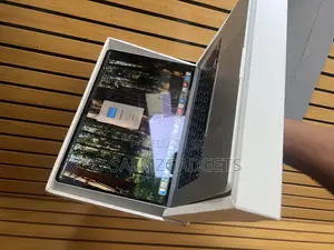Laptop Apple MacBook Air 2025 M4 15-inch 16GB Apple M4 SSD 256GB