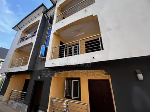 3bdrm Block of Flats in Verona Lolo Crescent, Owerri for rent