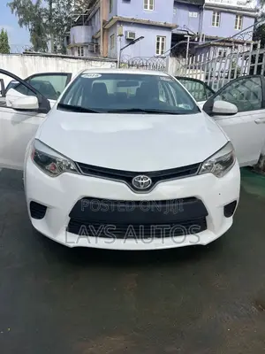Toyota Corolla LE 4dr Sedan (1.8L 4cyl CVT) 2016 White