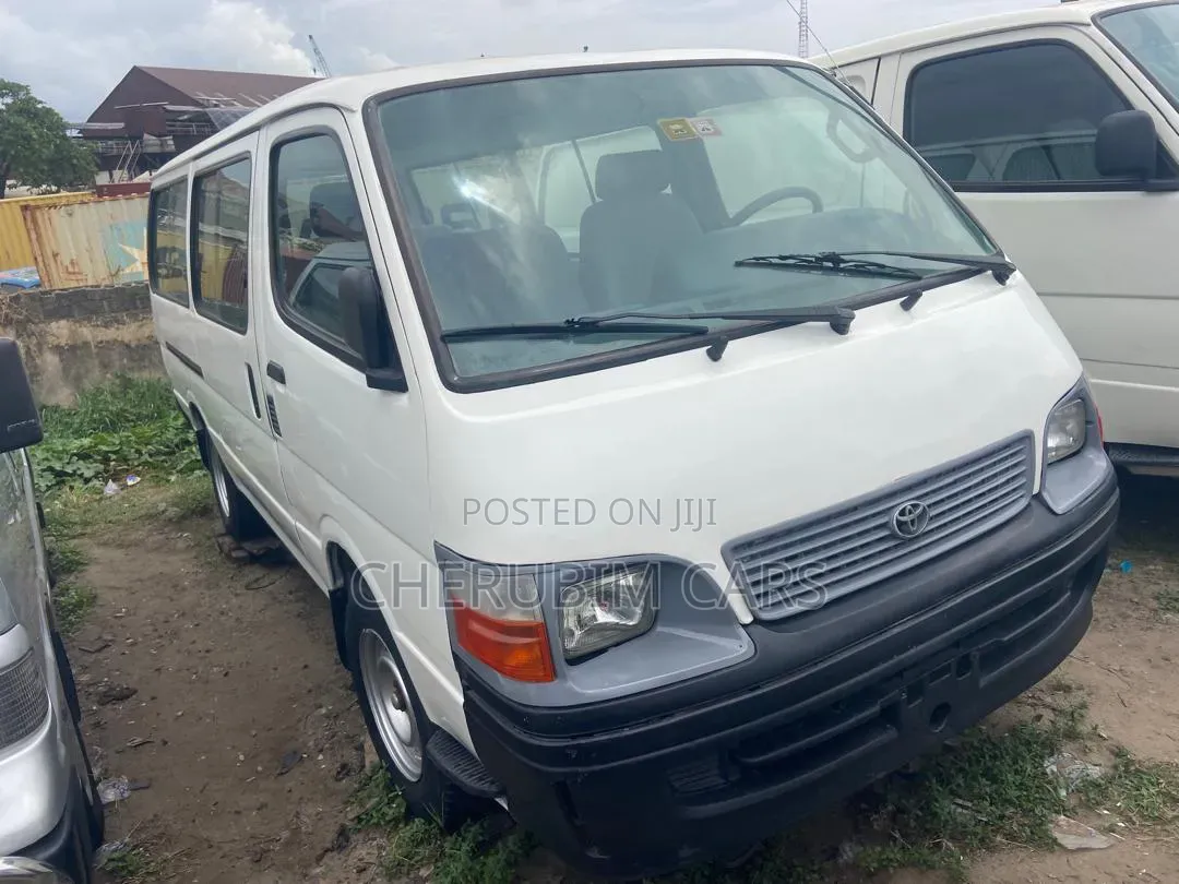 Toyota HiAce 2003 White
