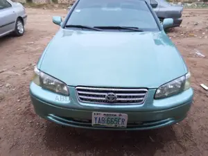 Toyota Camry LE 4dr Sedan (2.4L 4cyl 5M) 2002 Green