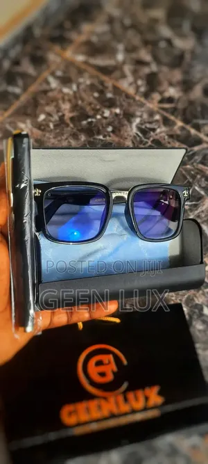 2-in-1 Smart Glass - Photochromic + Blue Light Blocking Glasses