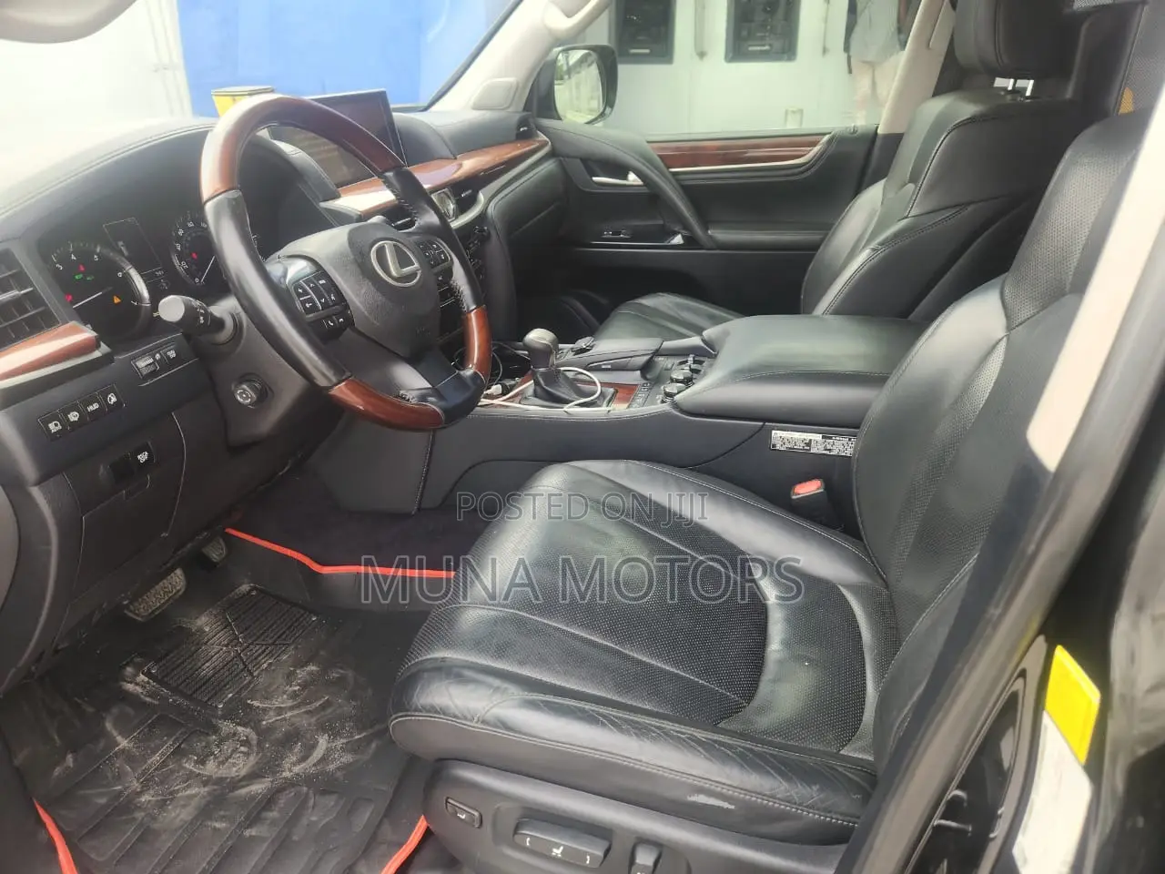 Lexus LX 570 AWD 2017 Black