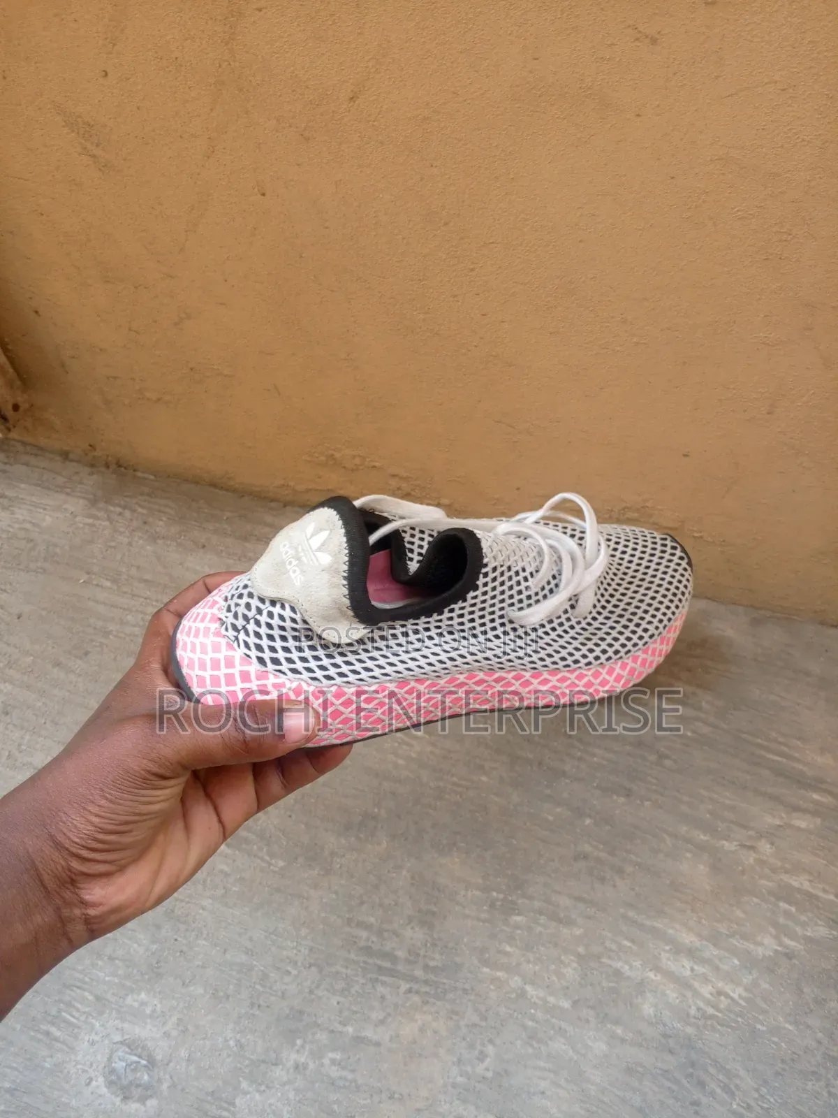 Adidas Sneakers