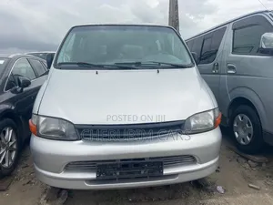 Toyota HiAce 2005 Grey