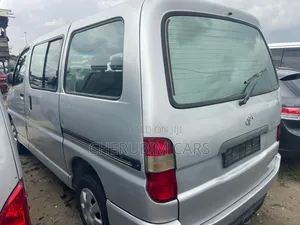 Toyota HiAce 2005 Grey