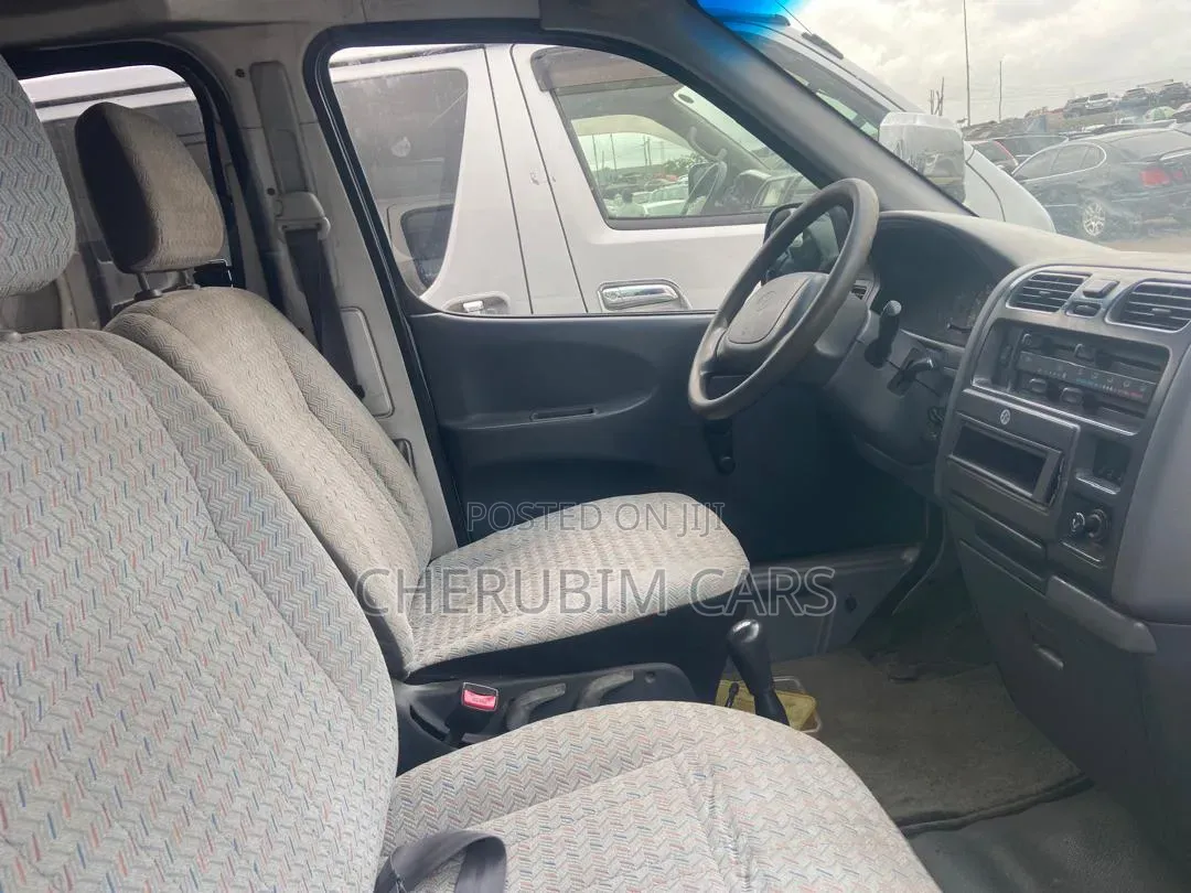 Toyota HiAce 2005 Grey