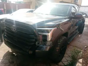 Toyota Tundra 2022 Black