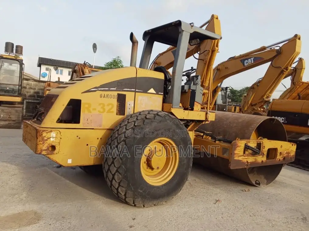 Caterpillar 2004 Roller