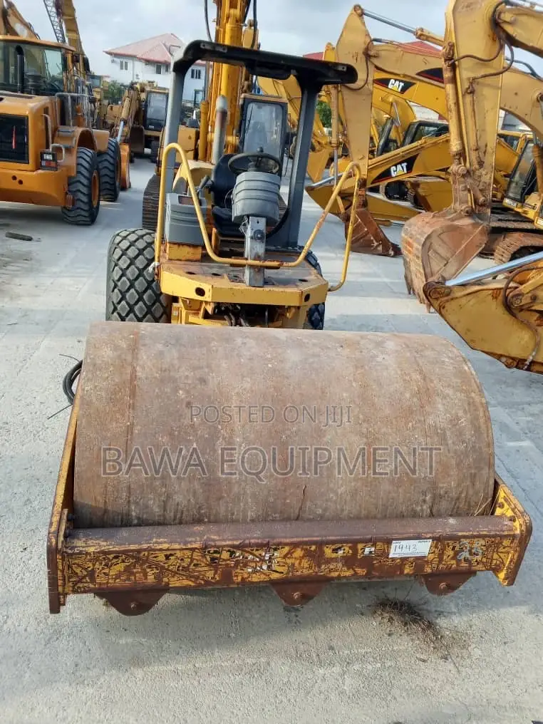 Caterpillar 2004 Roller