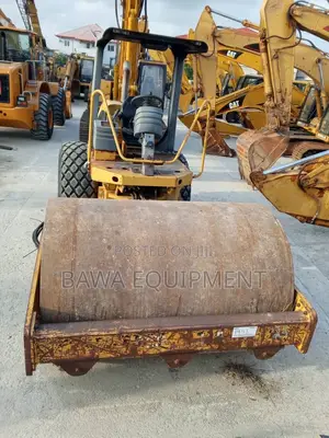 Caterpillar 2004 Roller