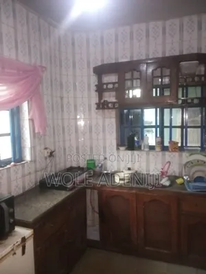Furnished 1bdrm Shared Apartment in Kongi New Bodija for rent